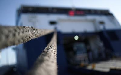 Απαγορευτικό απόπλου: Ποια δρομολόγια μένουν δεμένα στα λιμάνια λόγω των 10 μποφόρ