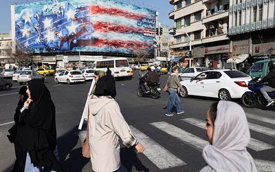 Σύννεφα πολέμου στο Ιράν: Η διπλωματία στην κόψη του ξυραφιού