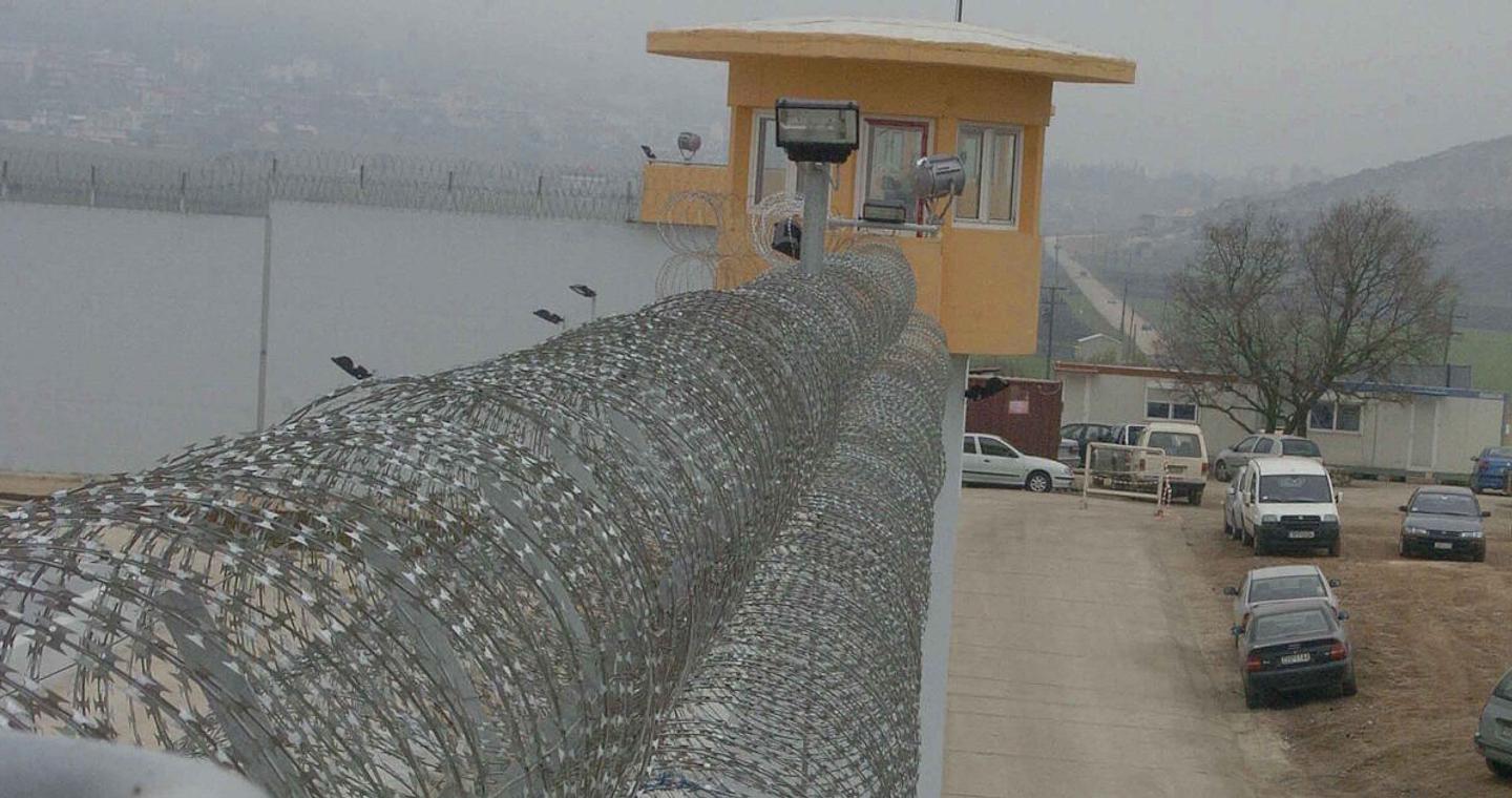 Συνελήφθη ο αρχιφύλακας των φυλακών Δομοκού για συνέργεια στη δολοφονία του 43χρονου ισοβίτη