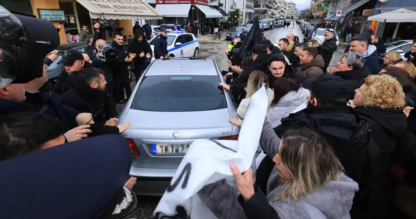 Βιολάντα: Το εργατικό κέντρο Τρικάλων για τις -όχι και τόσο- «αυθόρμητες συγκεντρώσεις»