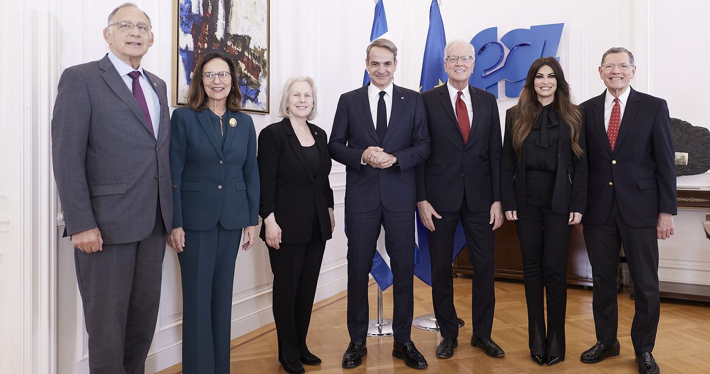 Συνεργασία σε τέσσερις άξονες