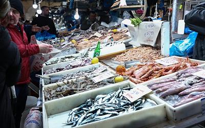 Σαρακοστιανό τραπέζι: Πού θα ψωνίσετε, οι τιμές και ποια σούπερ μάρκετ ανοίγουν