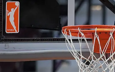 Θρήνος στο WNBA: Η δις πρωταθλήτρια Κάρα Μπράξτον έφυγε στα 43 της