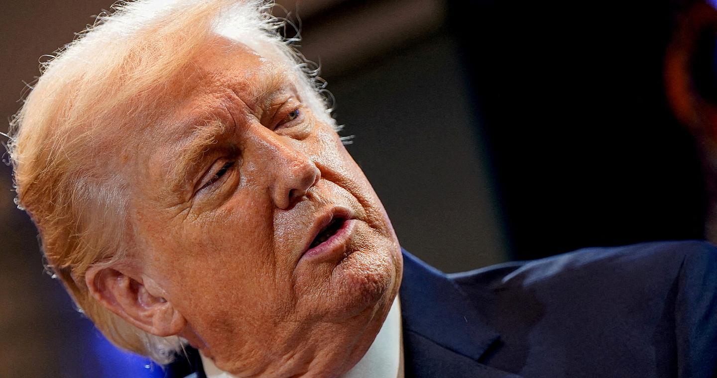 Επίθεση Τραμπ κατά του Ανωτάτου Δικαστηρίου για τους δασμούς: «Γελοία απόφαση»