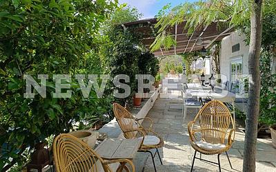 Στην Ύδρα ο Μπράντ Πιτ: Το αρχοντικό με τα 150 σκαλοπάτια που τον φιλοξενεί