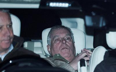 Αποκαλύπτεται η ρήξη: Ο Κάρολος «τελειώνει» τον Άντριου μετά την ιστορική σύλληψη