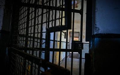 Αποκαλύπτονται τα σκοτεινά κενά πίσω από τη δολοφονία του ισοβίτη στον Δομοκό