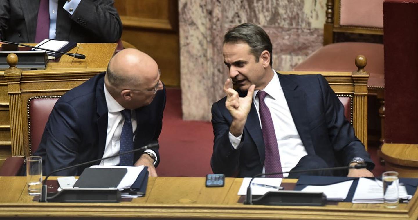 Φουντώνουν οι εσωκομματικές αντιθέσεις στη ΝΔ μετά την παρέμβαση Δένδια