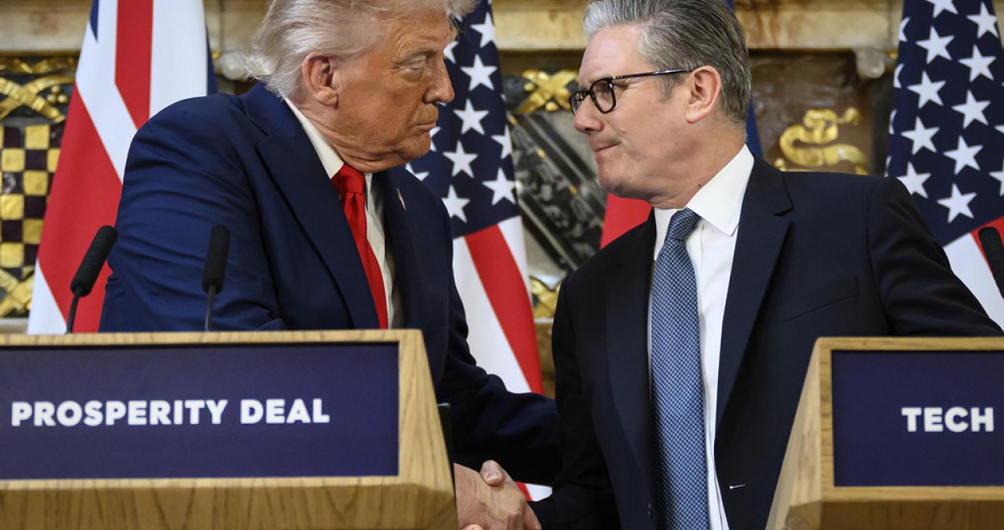 Το Λονδίνο «παγώνει» τη συμφωνία παραχώρησης των νήσων Τσάγκος μετά τις πιέσεις Τραμπ