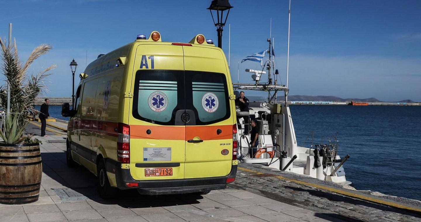 Χανιά: Ναυαγοσώστης επανέφερε 20χρονο που παραλίγο να πνιγεί  σε παραλία της Νέας Χώρας