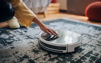 Πώς ένα χειριστήριο PS5 εισέβαλε σε 7.000 σπίτια μέσω ρομποτικής σκούπας