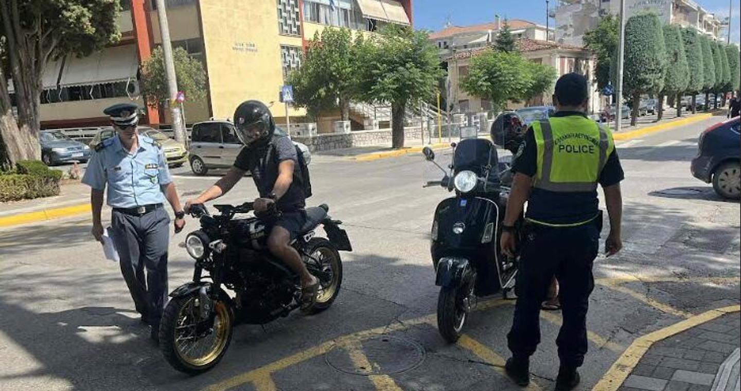 Ακόμη 15 παραβάσεις μη χρήσης κράνους μέσα σε μία εβδομάδα στην ΑΜ-Θ