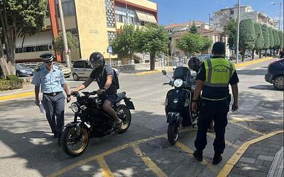 Σαρωτικοί έλεγχοι στους δρόμους: Τι αποκάλυψε η εκστρατεία για τα κράνη