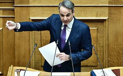 Μέτωπο στη Βουλή: Η σκληρή κόντρα Μητσοτάκη-Ανδρουλάκη για την ακρίβεια και τις υποκλοπές