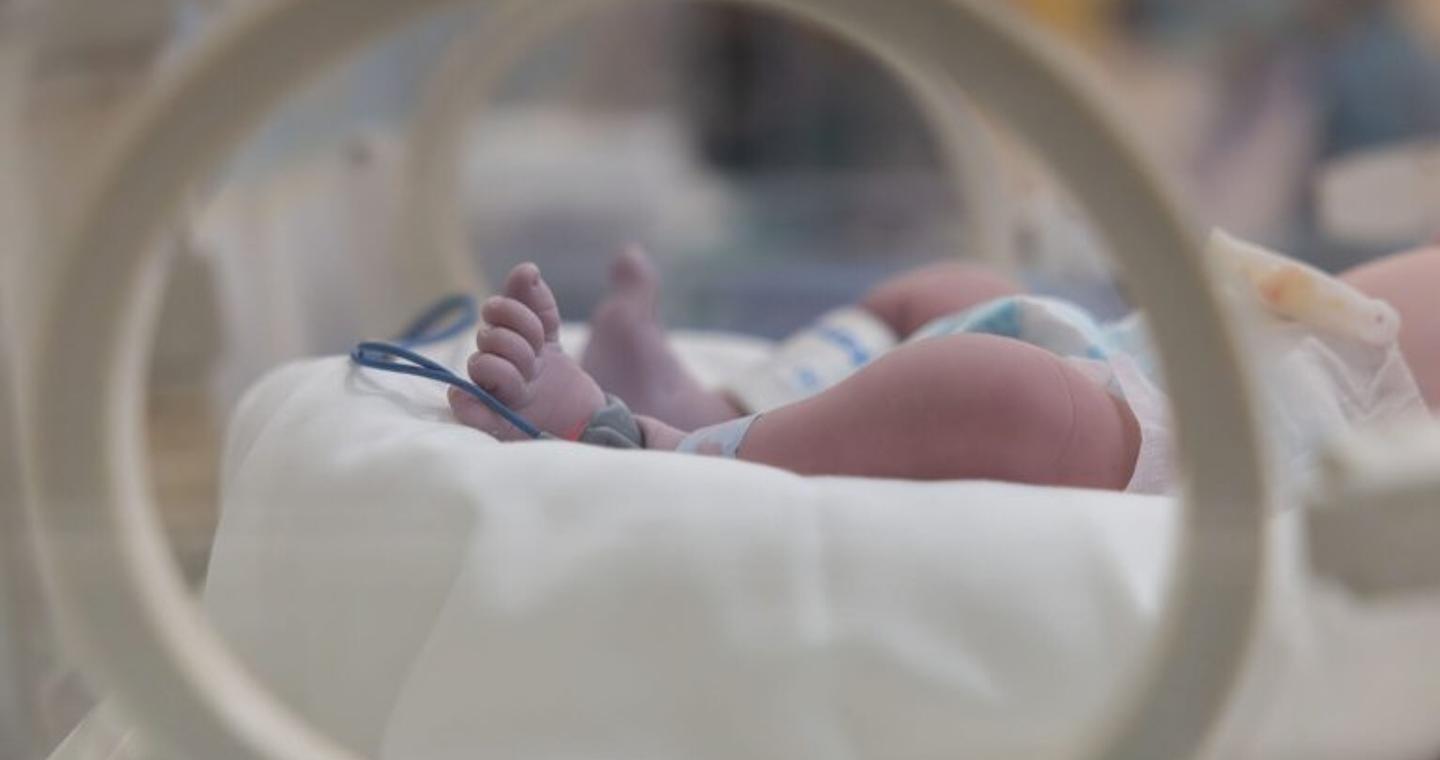 Ματίνα Παγώνη για το βρέφος με την μηνιγγίτιδα στη Ζάκυνθο: «Από φωτογραφίες δεν βγάζουμε διαγνώσεις»