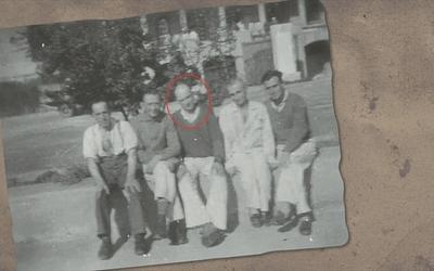 Αποκαλύπτεται το πρόσωπο του ναζί που φωτογράφισε την εκτέλεση των 200