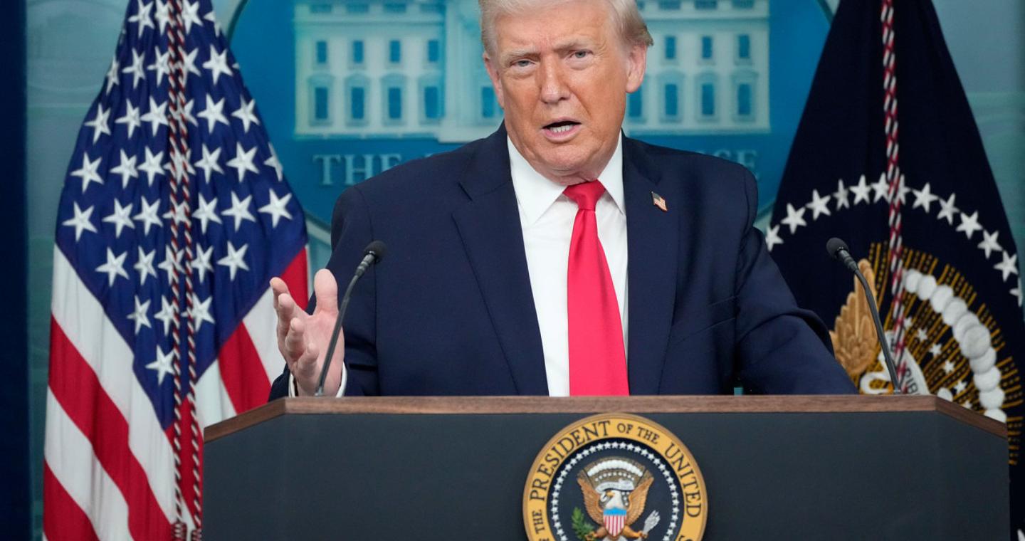 Ο Τραμπ διαψεύδει τις φήμες ότι ο αρχηγός των Ενόπλων Δυνάμεων διαφωνεί με έναν πόλεμο στο Ιράν