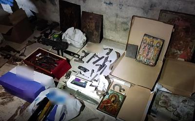 Έκπληξη στην Καισαριανή: Βρέθηκαν όπλα και πυρομαχικά σε κάδο απορριμμάτων!