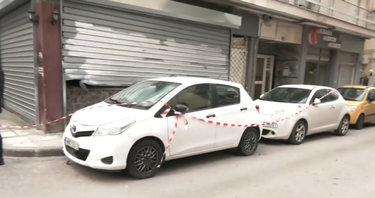 Έκρηξη από γκαζάκια στο Ελευθεριακό Στέκι «Βικτουάρ» στη Θεσσαλονίκη– Υλικές ζημιές σε κατάστημα και όχημα