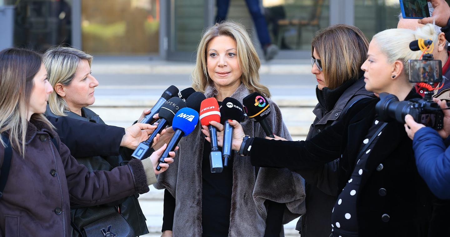 Καρυστιανού από Λάρισα: «Δίκη-παρωδία στην οποία αναγκαστικά συμμετέχουμε»