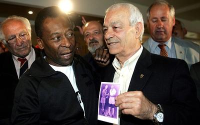 Θρήνος στον Ολυμπιακό: Έφυγε ο θρύλος που λύγισε τη Σάντος του Πελέ