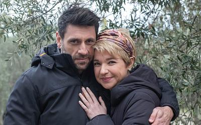 «Κάμπινγκ»: Η νέα μαύρη κωμωδία του MEGA που θα ανατρέψει τα πάντα