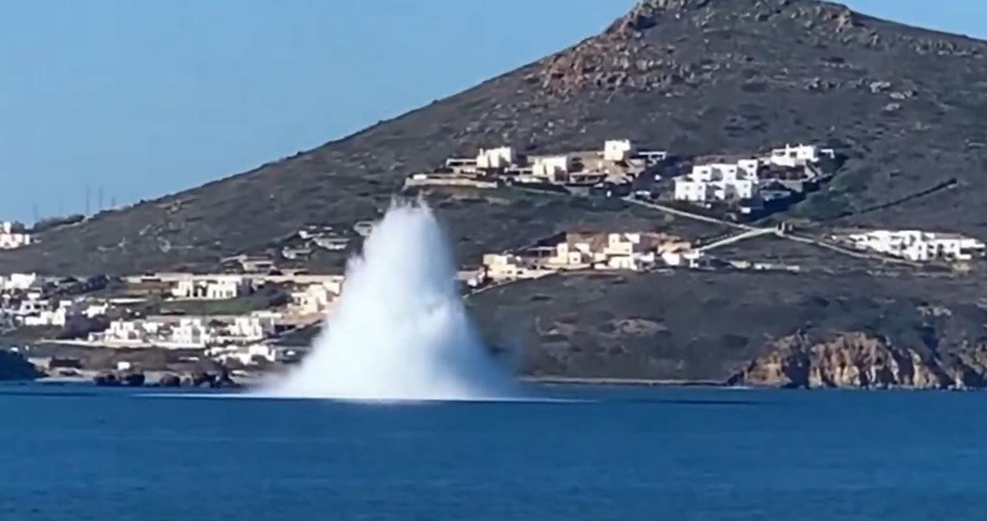 Νάξος: Η στιγμή της εξουδετέρωσης νάρκης στη θάλασσα -Εντυπωσιακό βίντεο