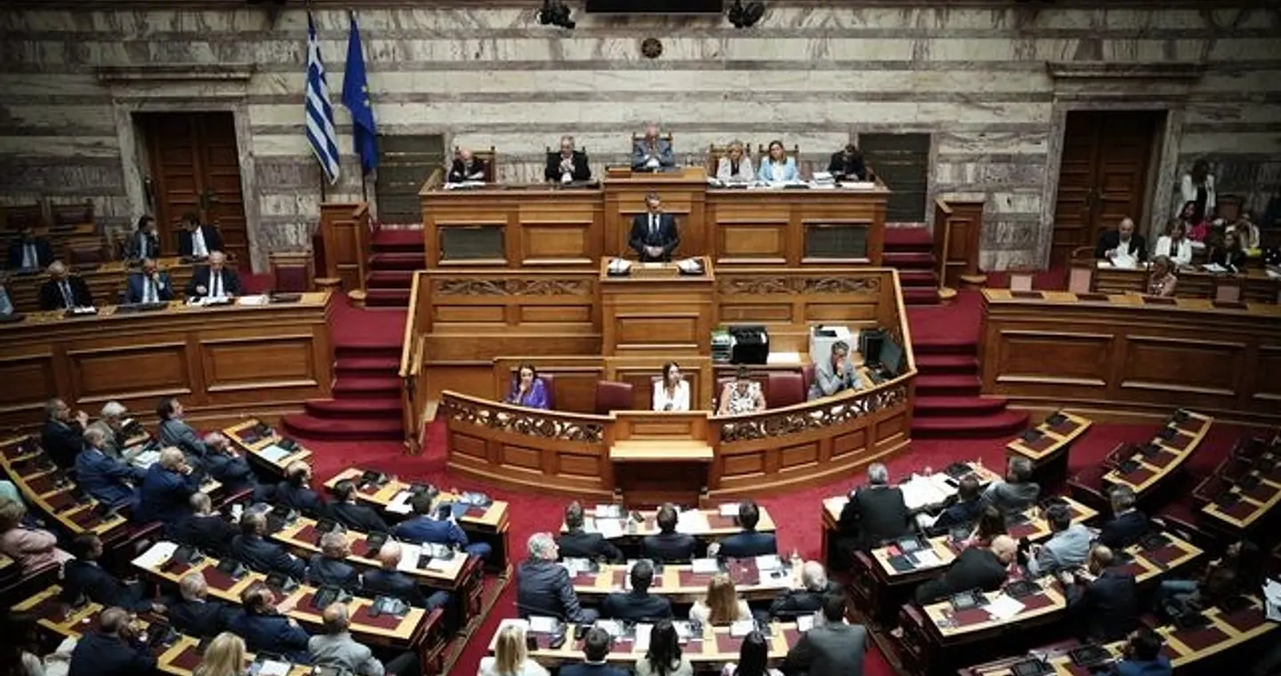 Να ανέβει το όριο εισόδου στη Βουλή;