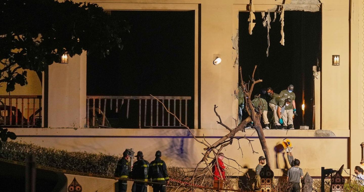 Ελληνική πρεσβεία στα ΗΑΕ: «Μείνετε στα σπίτια σας, ή σε ασφαλή σημεία, αποφεύγετε κάθε άσκοπη μετακίνηση»