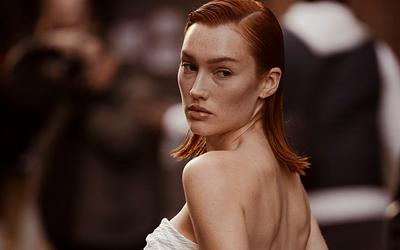 Αποκαλύπτεται το Cherry Coke: Η απόλυτη τάση στα μαλλιά για το 2026