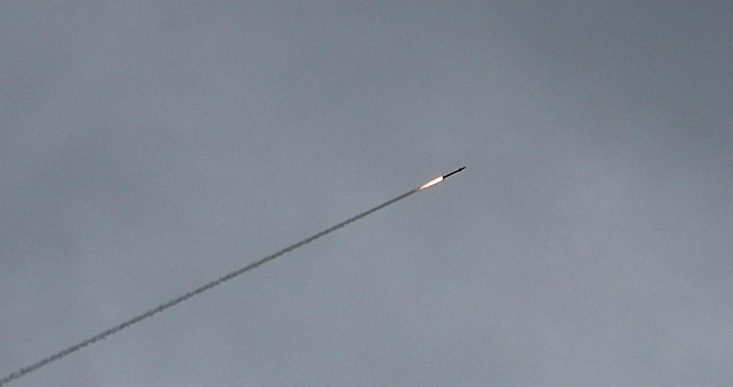 Βρετανός ΥΠΑΜ: Δύο πύραυλοι εκτοξεύτηκαν προς την Κύπρο