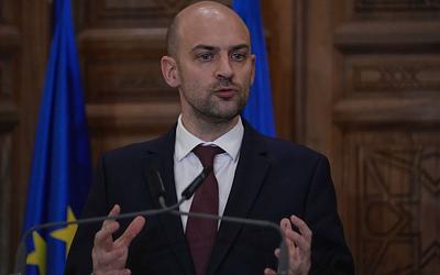 Σαφείς αιχμές από τη Γαλλία: Η νομιμότητα των επιθέσεων και ο ΟΗΕ