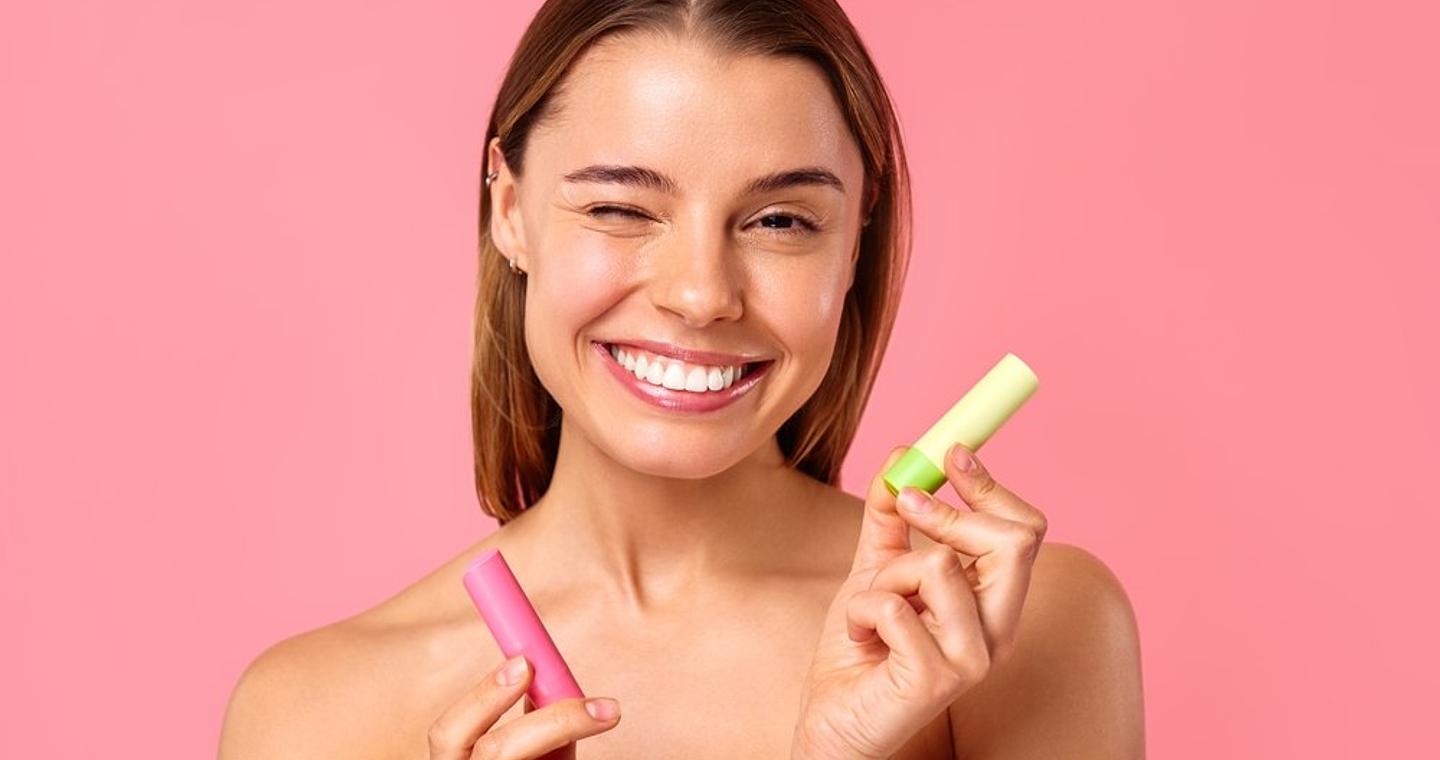 Ενυδάτωση χειλιών: Lip balms που κάνουν δουλειά