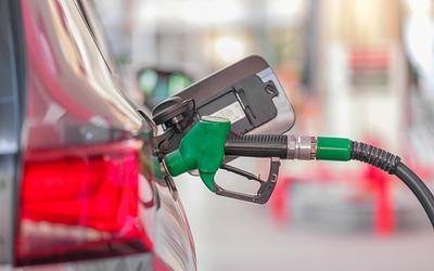 Φωτιά στις αντλίες: Πόσο θα κοστίζει το γέμισμα σε δέκα ημέρες