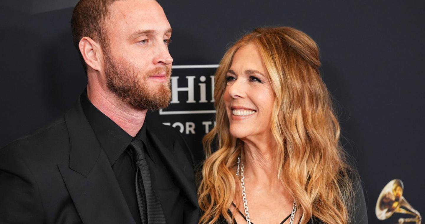 «Free Chet»: Ο γιος του Τομ Χανκς ταξίδεψε με ελληνικό διαβατήριο και δεν τον αφήνουν να επιστρέψει στις ΗΠΑ