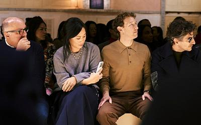 Ο Μαρκ Ζούκερμπεργκ στην πρώτη σειρά της Prada: Τι κρύβει η σπάνια εμφάνιση