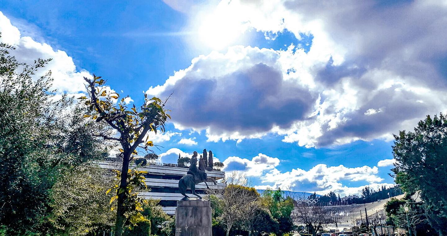 Καιρός σήμερα: Με λιακάδα και παροδικές νεφώσεις μας «υποδέχεται» η άνοιξη - Βροχές σε Κρήτη και Κυκλάδες