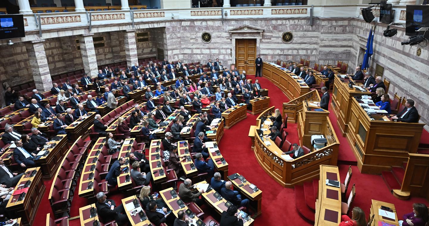 Βουλή: Εγκρίθηκε με 201 ψήφους η επιστολική ψήφος για τους απόδημους
