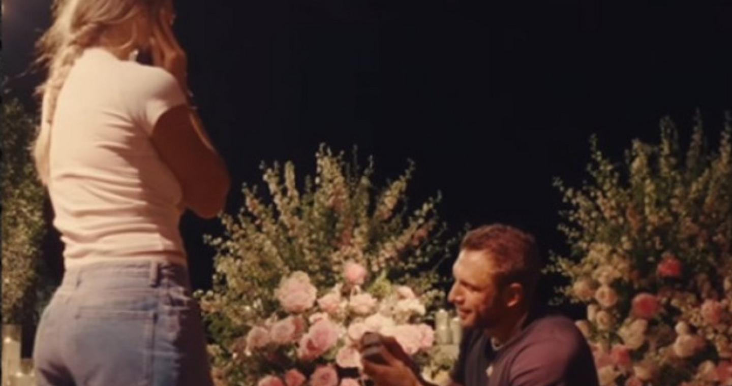 Γάμος στον ορίζοντα για τη Σαμπαλένκα – Το βίντεο με τη ρομαντική πρόταση του Φραγκούλη με μονόπετρο