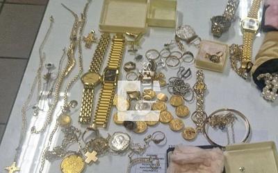 Θρίλερ στο λιμάνι: Η κινηματογραφική σύλληψη του ζευγαριού που άρπαξε χρυσές λίρες