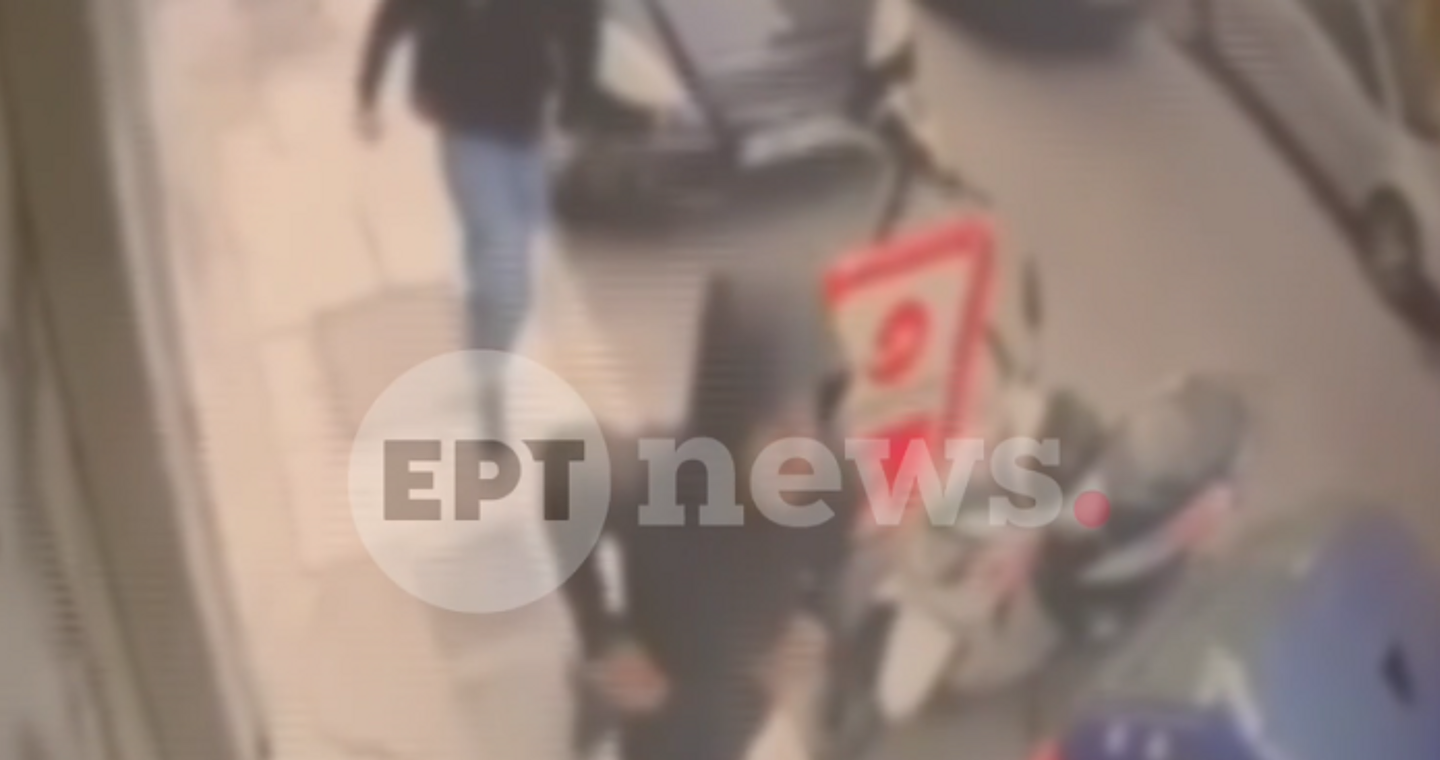 Βίντεο ντοκουμέντο του ΕΡΤnews από τη στιγμή που δράστες τρέχουν να διαφύγουν μετά το μαχαίρωμα 17χρονου στον Άγιο Παντελεήμονα