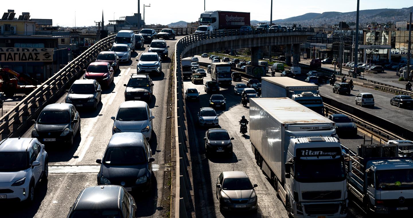 ΑΑΔΕ: Καμπάνα έως 1.000 ευρώ σε 297.561 ιδιοκτήτες οχημάτων