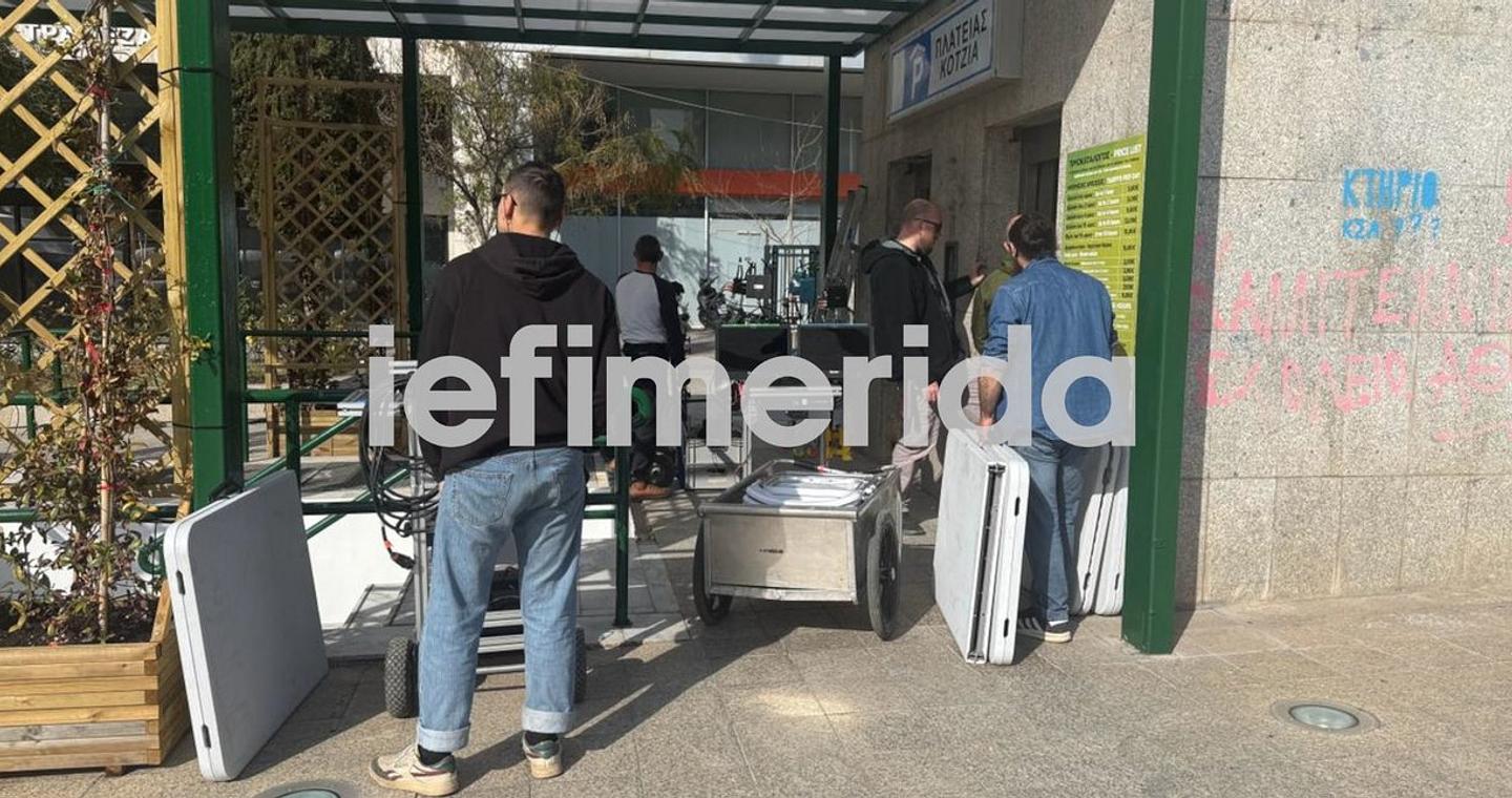 Φήμες ότι ο Μπραντ Πιτ θα έρθει στην Αθήνα -Δείτε βίντεο από τις προετοιμασίες για τα γυρίσματα στην πλατεία Κοτζιά