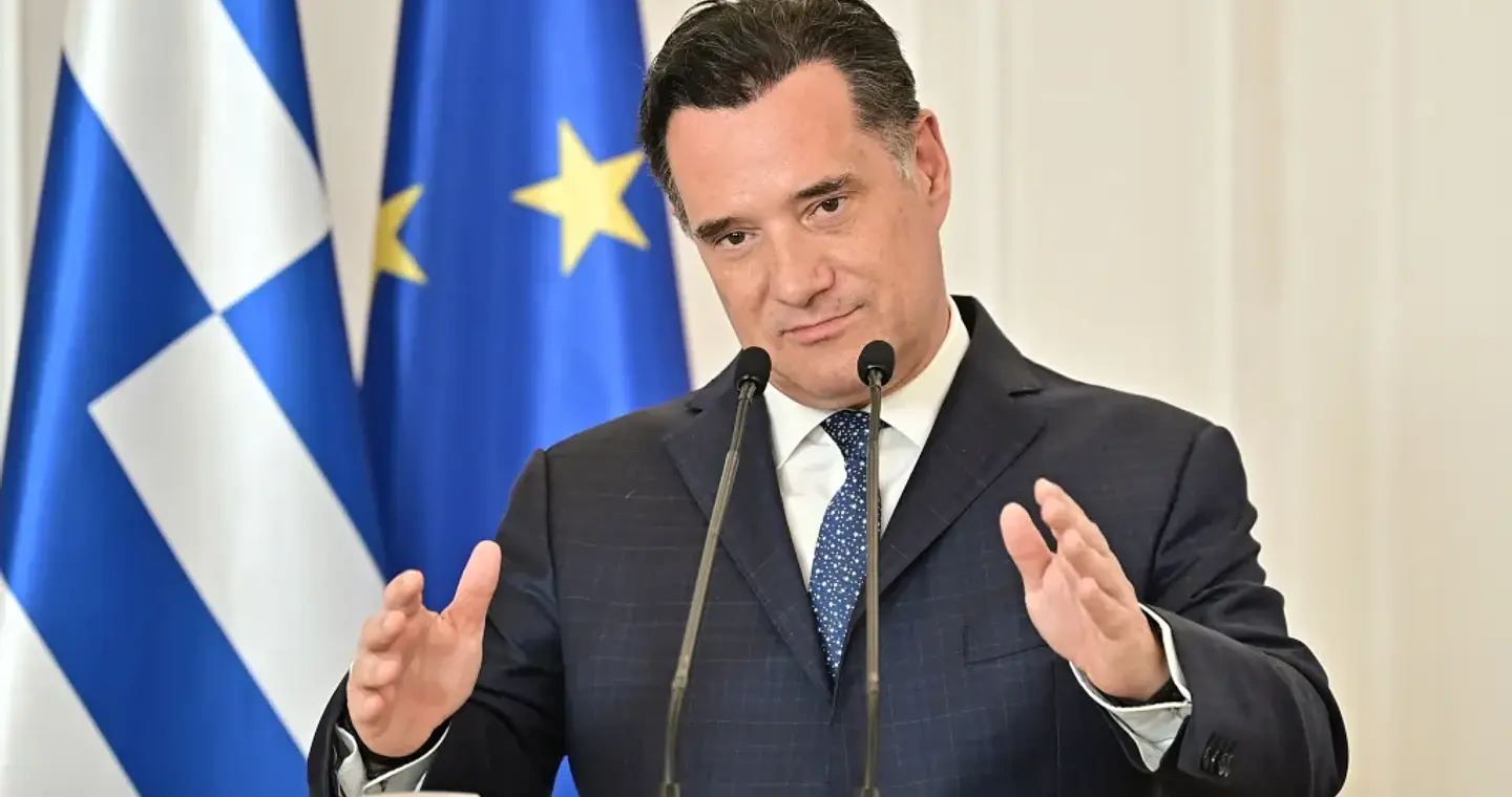 Ο Άδωνις κάνει μήνυση στον Λαζόπουλο και αγωγή στο Mega [βίντεο]