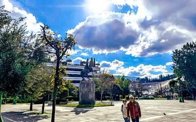 Τι επιφυλάσσει ο καιρός σήμερα: Πού θα σημειωθούν βροχές και τοπικές ομίχλες