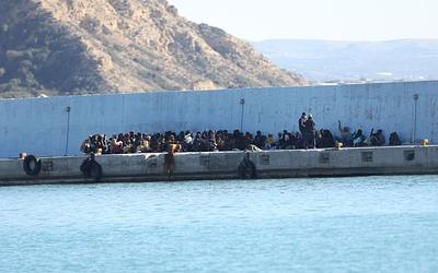 Συναγερμός στη Μεσόγειο: Η έκρηξη ροών στην Κρήτη και το σχέδιο-ανάχωμα