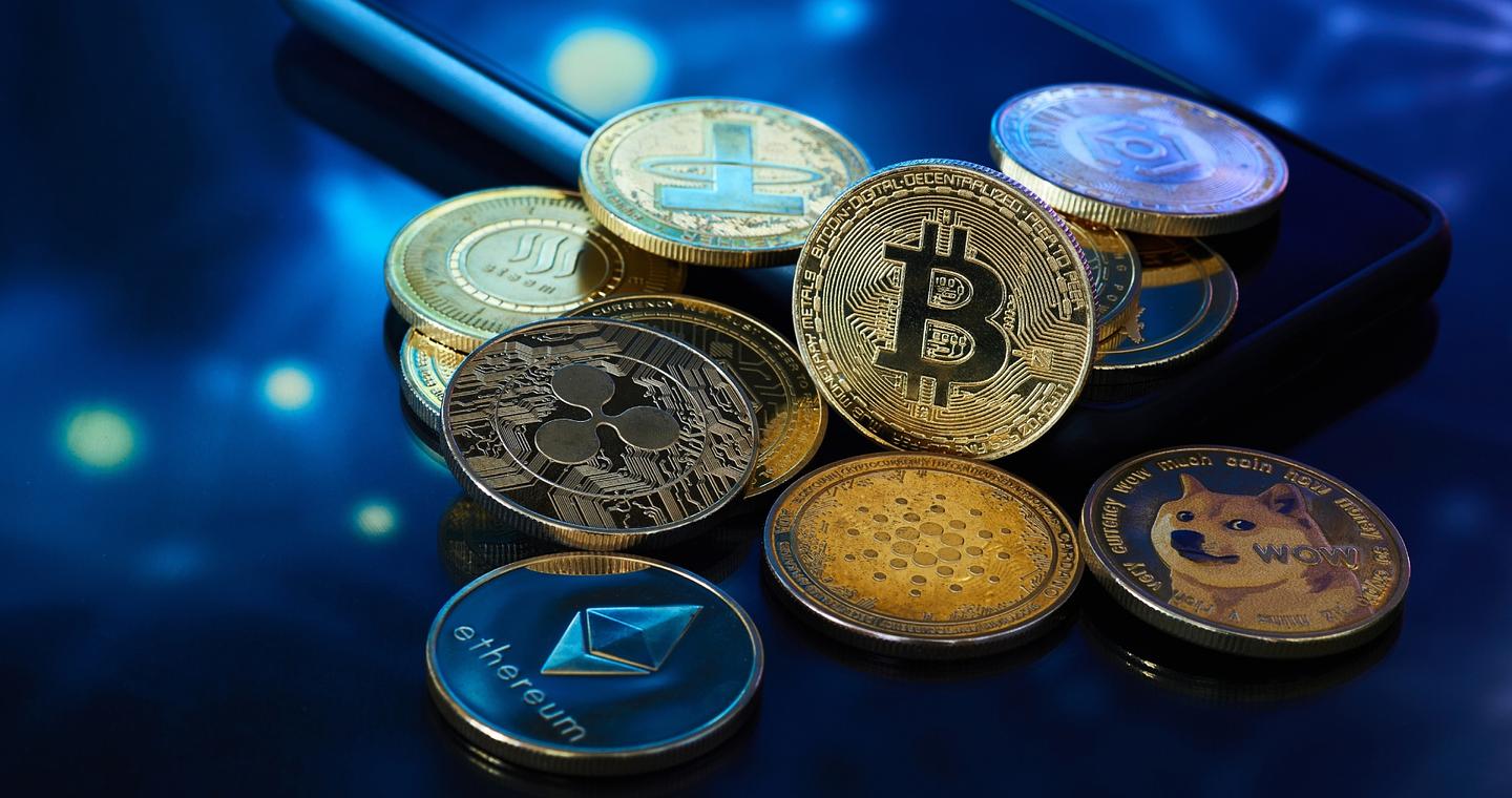 Απάτες με κρυπτονομίσματα: Πώς δρούσε η σπείρα – Οι «ακαδημίες» και οι συμβουλές από «ambassadors»