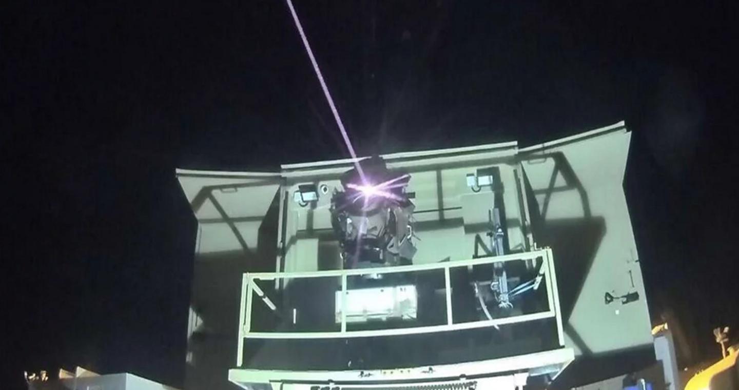 Το λέιζερ που σταματά τους ιρανικούς πυραύλους πριν προλάβουν να πλήξουν τους στόχους τους