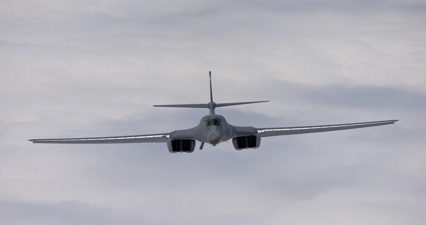 Ετοιμάζονται για τη «μεγάλη επίθεση» οι ΗΠΑ: Βομβαρδιστικά B-1 μεταφέρονται σε βρετανική βάση της RAF