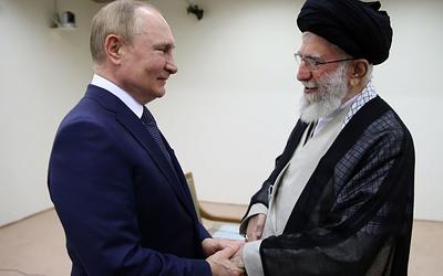 Η σκιά του Καντάφι πάνω από το Κρεμλίνο: Ο Πούτιν μπροστά στον εφιάλτη